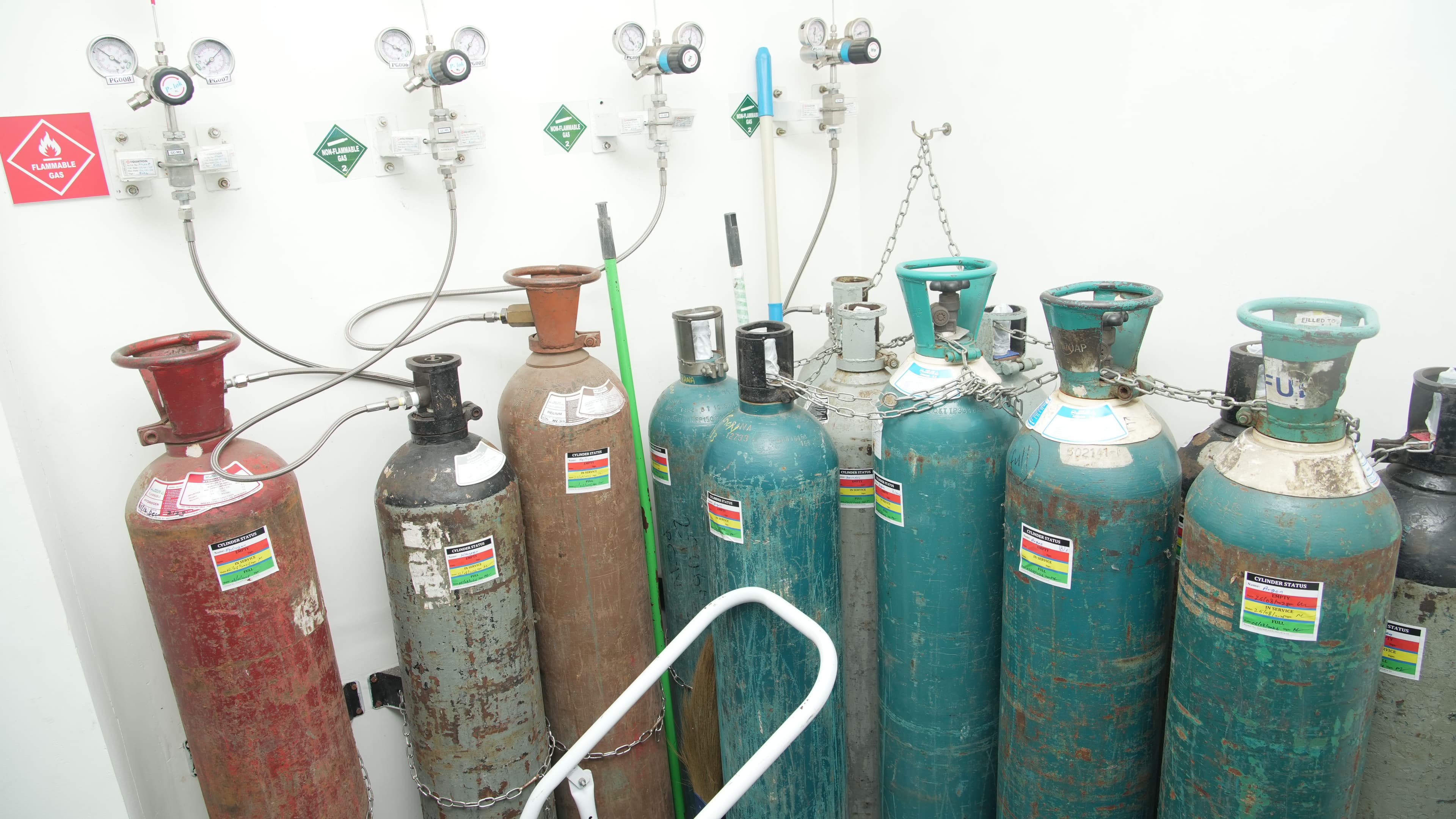 10.GAS ROOM