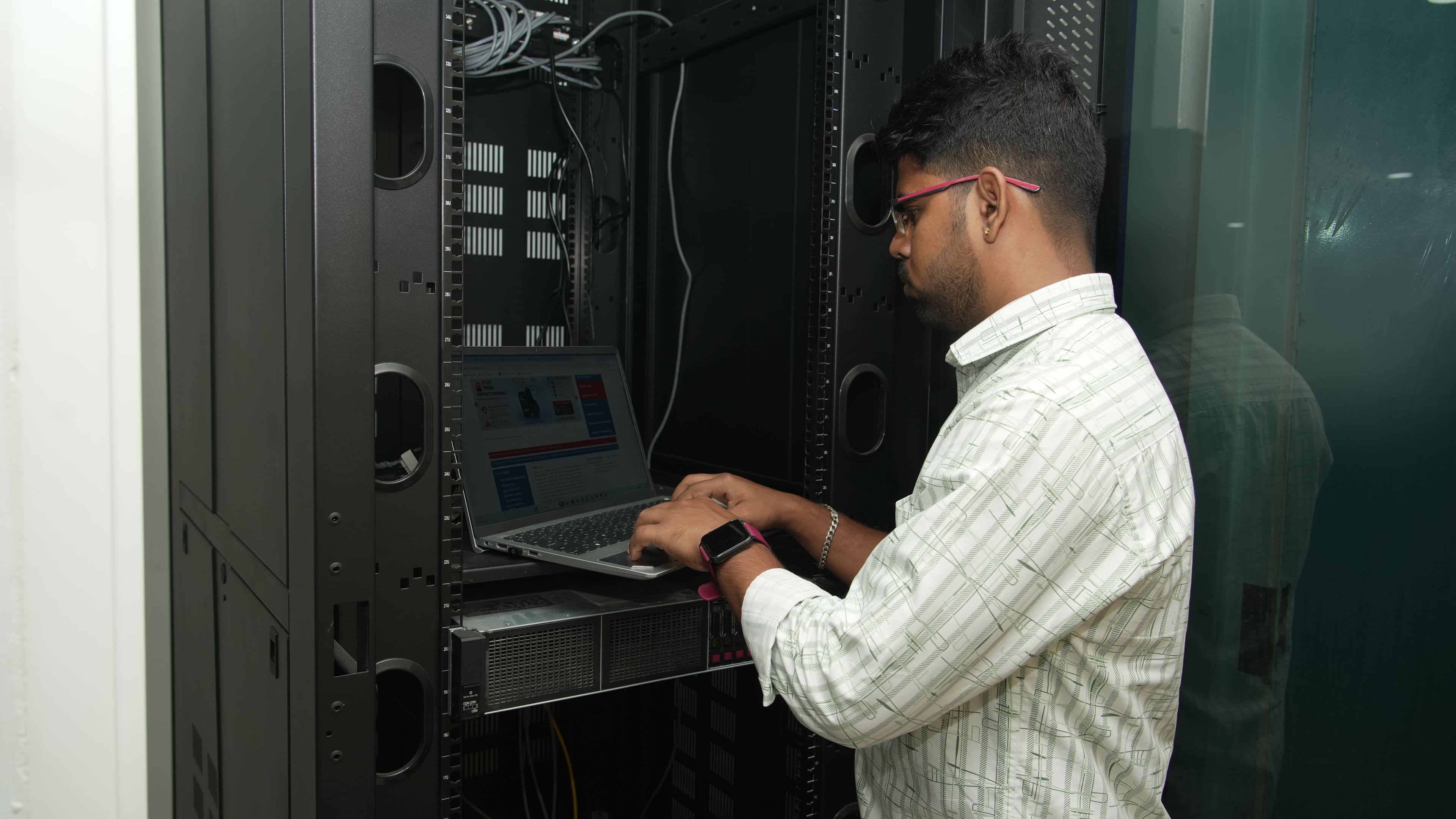 8.SERVER ROOM